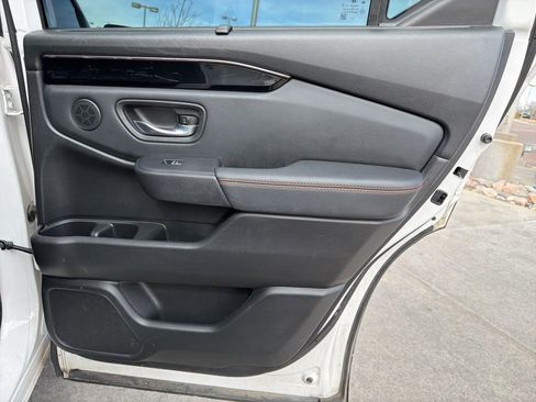 Used 2024 Honda Pilot TrailSport image 28