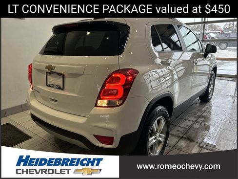 Used 2022 Chevrolet Trax LT w/ LT Convenience Package image 3