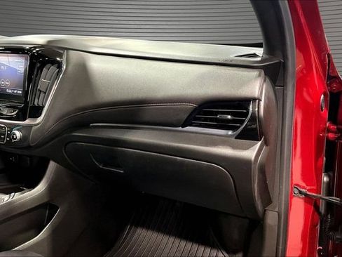 Used 2023 Chevrolet Traverse RS FWD image 25