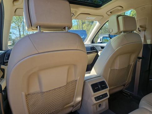 Used 2018 Audi Q5 2.0T Premium Plus w/ Premium Plus Package image 19