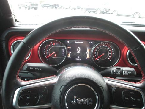 Used 2021 Jeep Wrangler Unlimited Rubicon w/ Xtreme Recon 35" Tire Package image 28