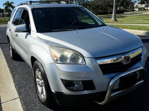 Used 2009 Saturn Outlook XR w/ Convenience Package image 2