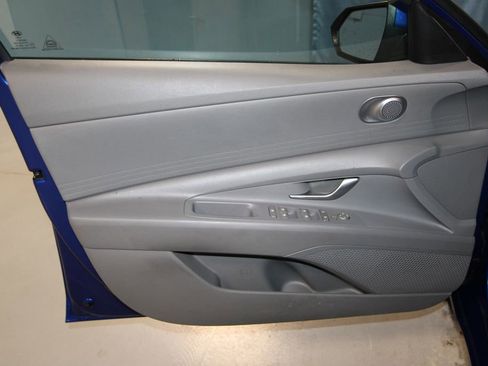 Used 2021 Hyundai Elantra SEL image 5