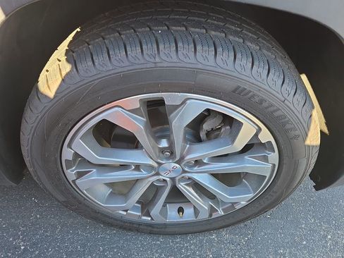 Used 2020 GMC Terrain SLT w/ Preferred Package AWD/4WD image 2