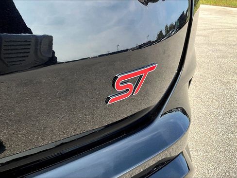 Used 2022 Ford Edge ST w/ Equipment Group 401A image 18