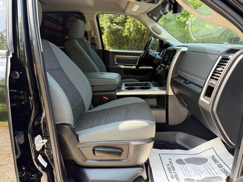 Used 2020 RAM 1500 Classic SLT w/ Luxury Group AWD/4WD image 20