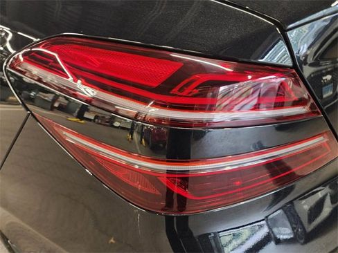 Used 2025 Genesis G70 2.5T image 9