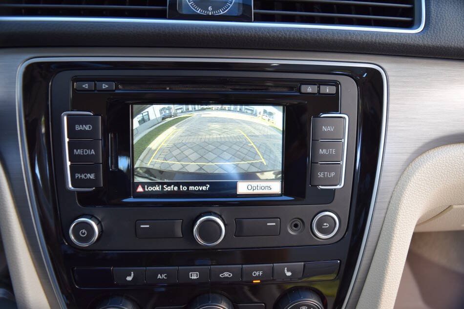 Used 2014 Volkswagen Passat TDI SE FWD image 65
