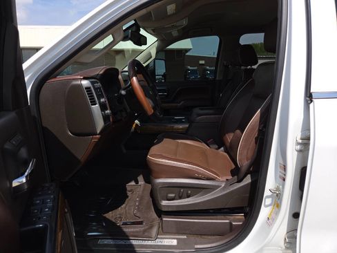 Used 2016 Chevrolet Silverado 2500 High Country w/ Duramax Plus Package AWD/4WD image 18