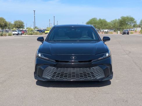 Used 2025 Toyota Camry SE w/ Convenience Package FWD image 8
