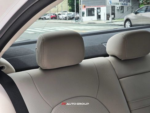 Used 2019 Mercedes-Benz C 300 4MATIC Sedan image 32