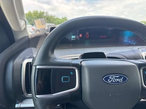Used 2025 Ford Expedition Max Active AWD/4WD image 7
