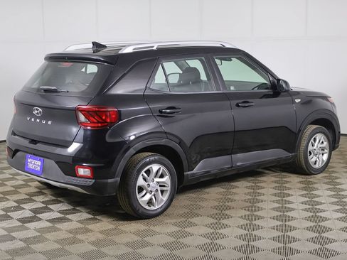 Used 2020 Hyundai Venue SEL FWD image 7