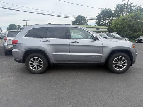 Used 2016 Jeep Grand Cherokee Limited AWD/4WD image 12