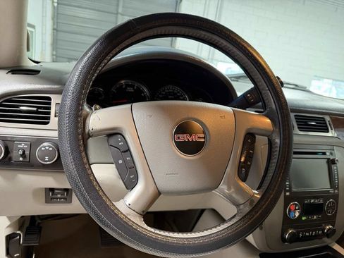 Used 2014 GMC Sierra 2500 SLT w/ SLT Convenience Package AWD/4WD image 18