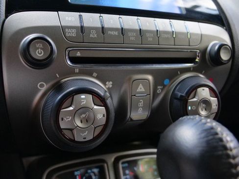Used 2010 Chevrolet Camaro SS RWD image 20