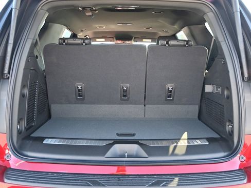 Used 2025 Chevrolet Tahoe High Country image 33