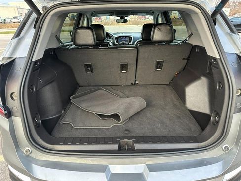 Used 2024 GMC Terrain SLT image 5