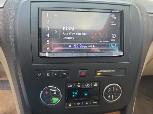 Used 2008 Buick Enclave CXL w/ Entertainment Package #4 image 23