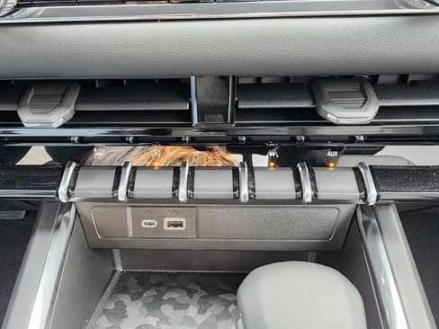 New 2025 GMC Canyon Elevation w/ Convenience Package image 30