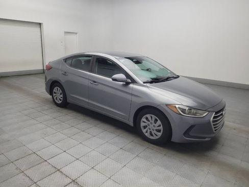 Used 2018 Hyundai Elantra SE FWD image 11