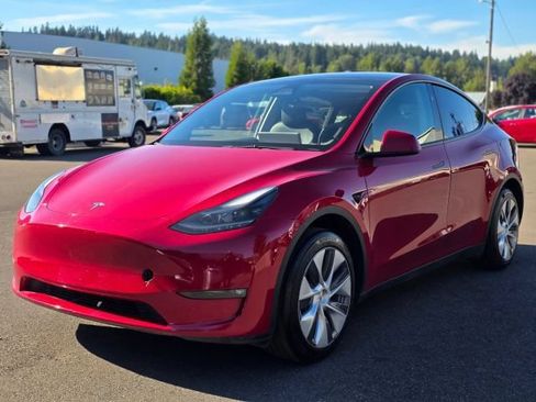Used 2023 Tesla Model Y Long Range AWD/4WD image 3