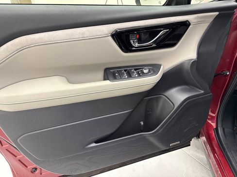 Certified 2025 Subaru Forester Limited image 11