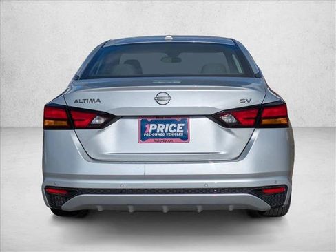 Used 2024 Nissan Altima 2.5 SV FWD image 6