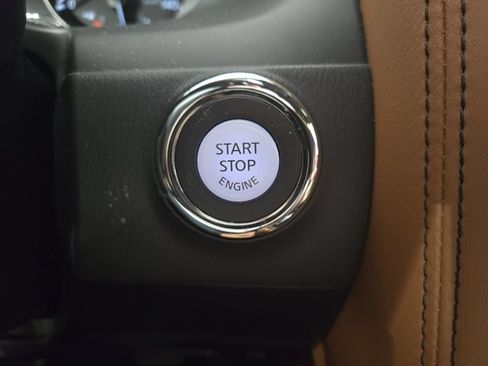 Used 2023 INFINITI QX80 Sensory w/ Cargo Package AWD/4WD image 18