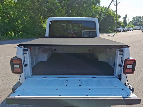 Used 2020 Jeep Gladiator Overland AWD/4WD image 33