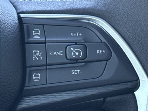 New 2025 Jeep Grand Cherokee Laredo image 21