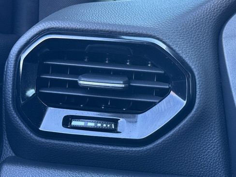 Used 2025 Honda Pilot Black Edition image 28