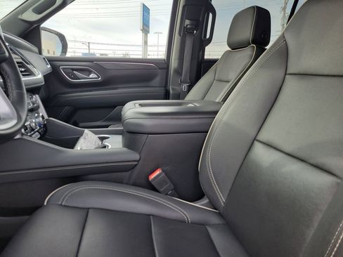 Used 2024 GMC Yukon SLT w/ SLT Luxury Package image 22