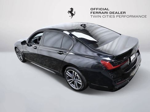 Used 2022 BMW 750i xDrive w/ M Sport Package image 5