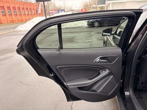 Used 2015 Mercedes-Benz GLA 250 4MATIC image 15