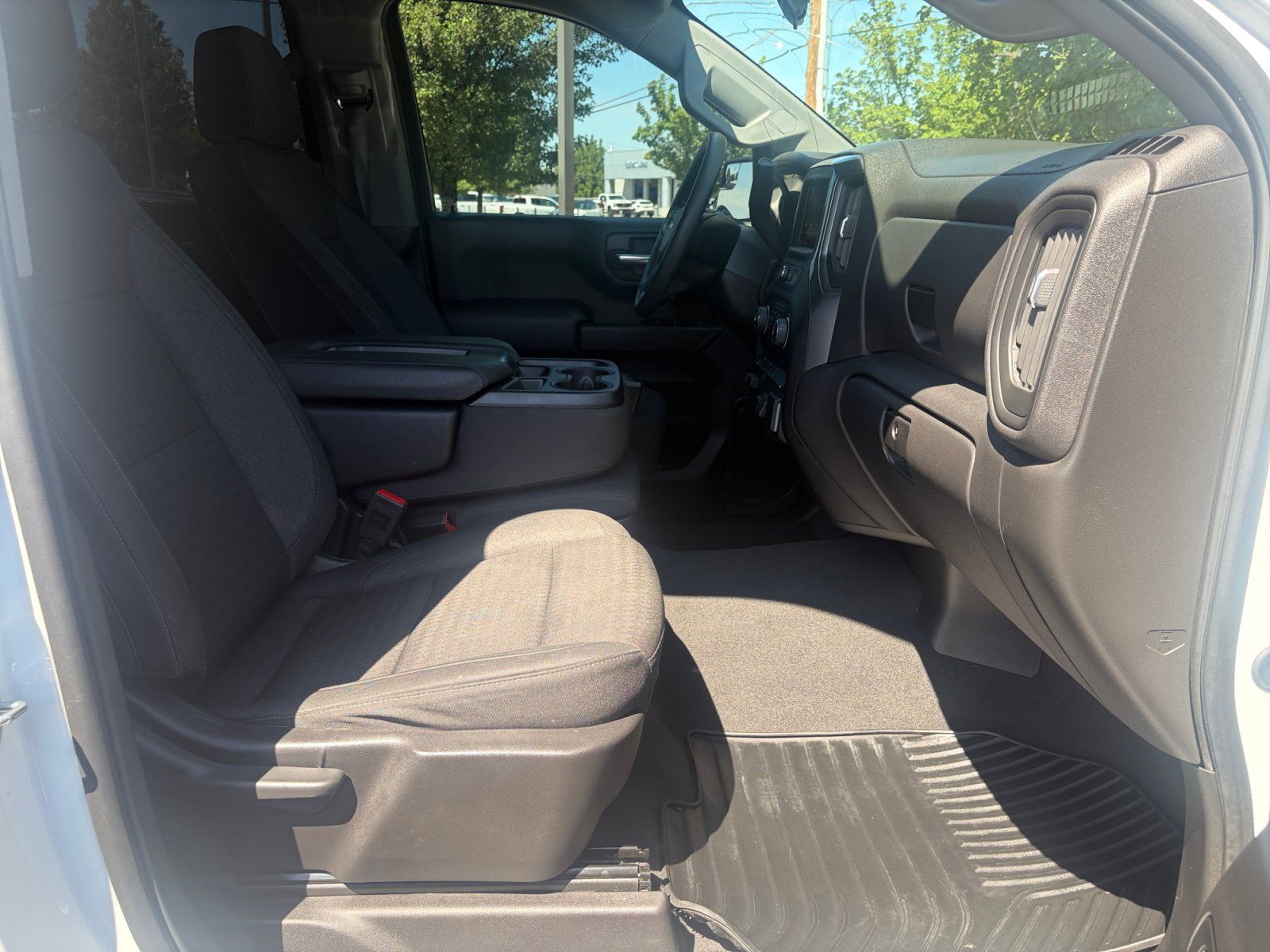 Certified 2024 Chevrolet Silverado 1500 Custom AWD/4WD image 28