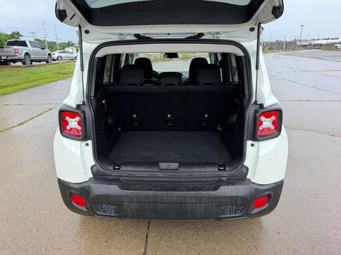 Used 2020 Jeep Renegade Latitude FWD image 5