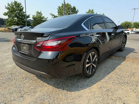 Used 2018 Nissan Altima 2.5 SR FWD image 3