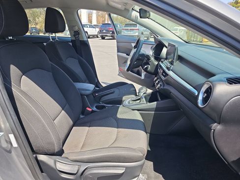 Used 2024 Kia Forte LXS FWD image 13