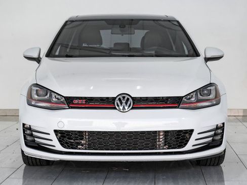 Used 2015 Volkswagen GTI SE image 3