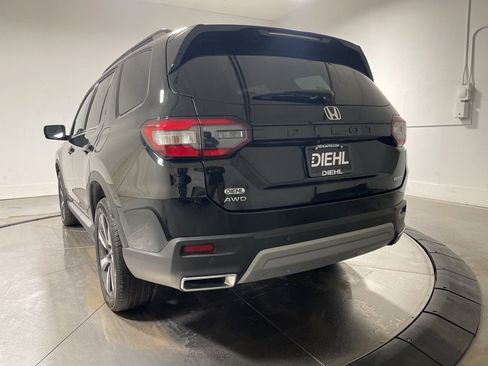 Used 2023 Honda Pilot Touring image 5