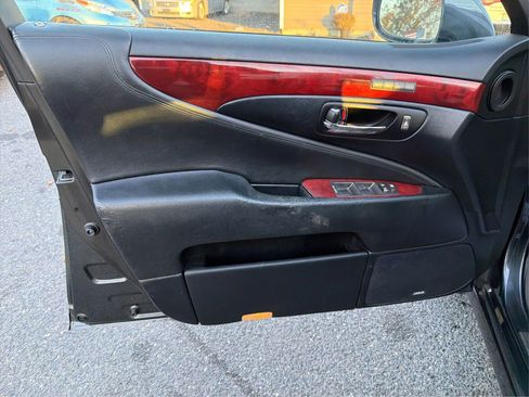 Used 2008 Lexus LS 460 w/ Comfort Pkg image 24