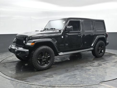 Used 2019 Jeep Wrangler Unlimited Sahara image 9