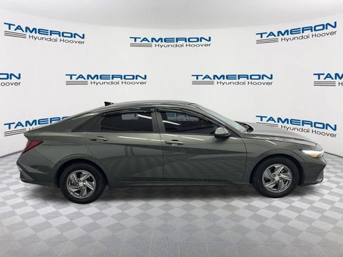 Used 2024 Hyundai Elantra SE FWD image 6