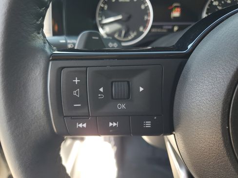 Certified 2022 Nissan Pathfinder SV FWD image 18