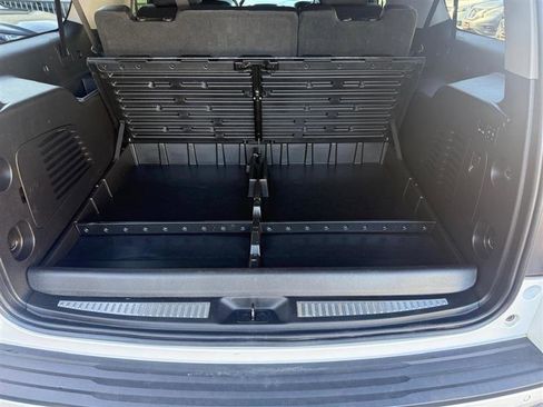Used 2019 Chevrolet Suburban LT image 16
