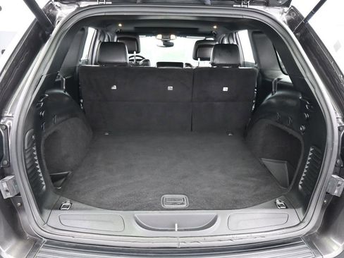 Used 2019 Jeep Grand Cherokee Altitude image 29