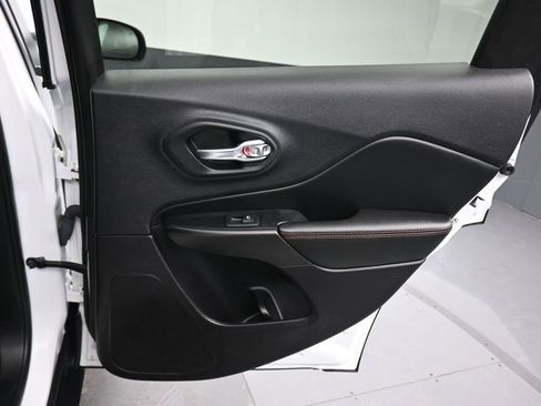 Used 2022 Jeep Cherokee Trailhawk w/ Premium Leather Package image 35