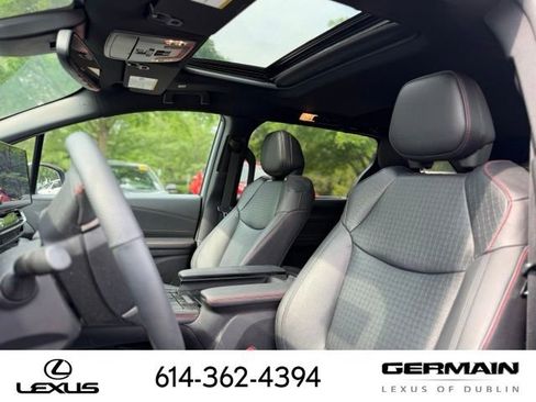 Used 2025 Toyota Sienna XSE w/ XSE Plus Package AWD/4WD image 11