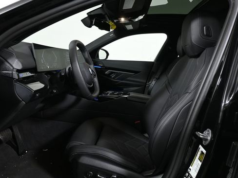 Used 2024 BMW 530i xDrive AWD/4WD image 3